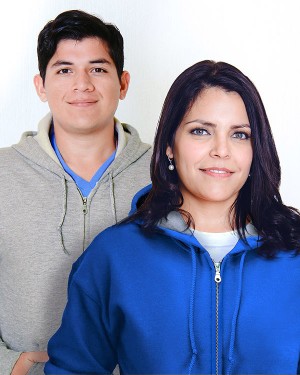 Sudadera con capucha y cierre